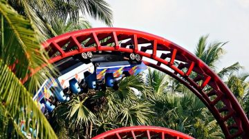 Wisconsin Roller Coaster Stuck Upside-Down For Three Hours