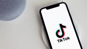 WATCH: They Introduced Grandpa To TikTok